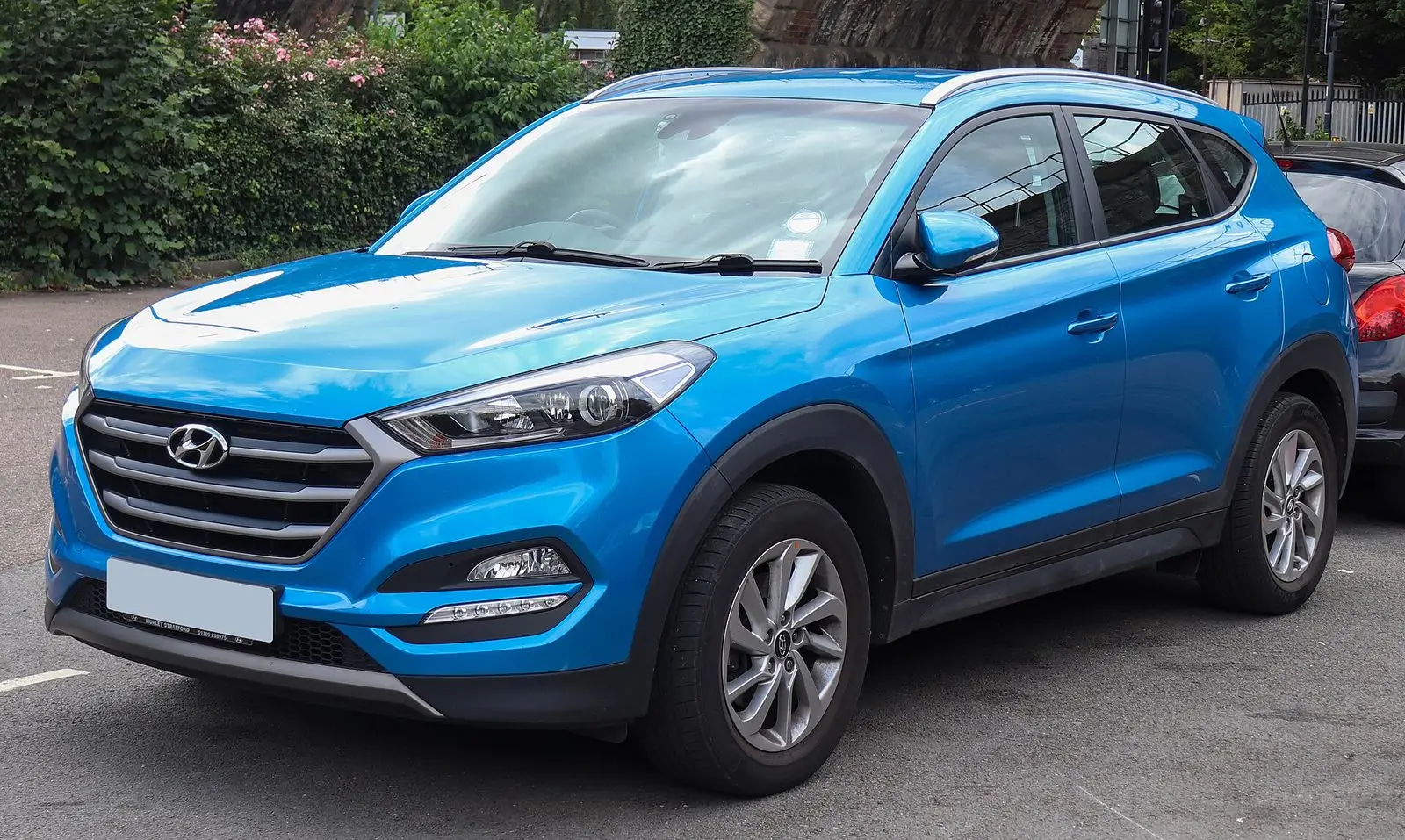 Hyundai Tucson treće generacije (TL) u plavoj boji, pogled sprijeda sa strane